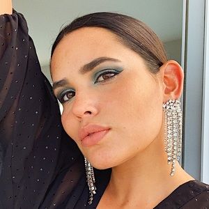 Meet your Posher, Coralys